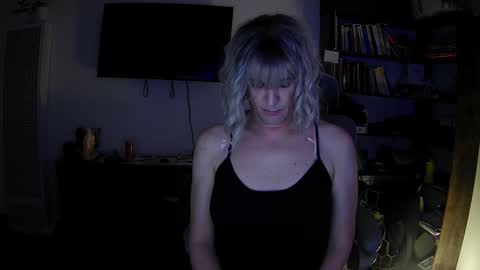 Snapshot of carlsgood chatting on 01-01-25, 11:40 Samantha Foxey online show from 01-01-25, 11:40