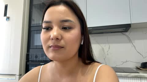 Snapshot of carlynputhiyamadam chatting on 05-31-26, 01:29 Alisa online show from 05-31-26, 01:29