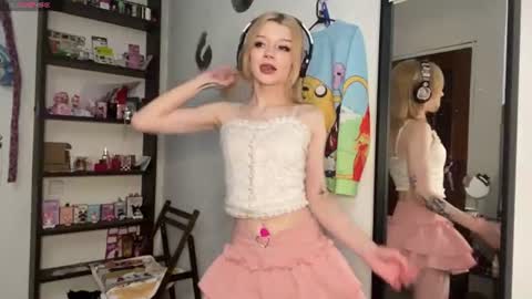 Elina online show from 06-28-26, 09:21