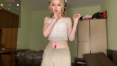 Elina online show from 07-06-26, 11:40