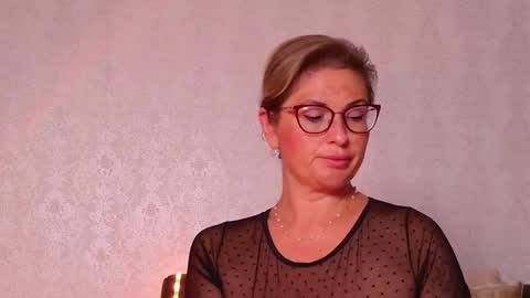 CaroJhones online show from 09-11-25, 04:01