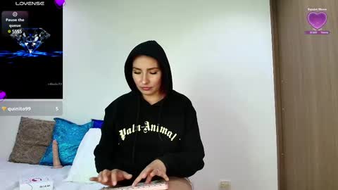 Snapshot of carol_love11 chatting on 12-09-24, 04:26 Carol love11 online show from 12-09-24, 04:26