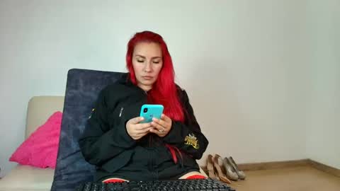 Snapshot of carol_love11 chatting on 12-28-24, 01:18 Carol love11 online show from 12-28-24, 01:18