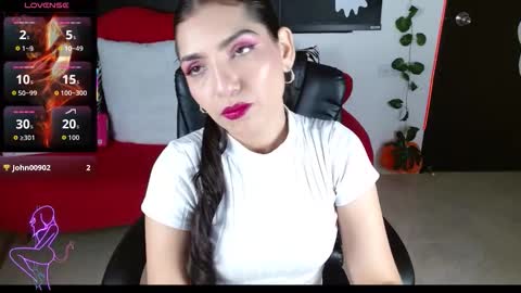 Caroline online show from 10-07-25, 01:41