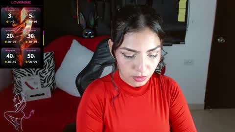 Snapshot of carolaine69_ chatting on 05-26-26, 01:51 Caroline online show from 05-26-26, 01:51
