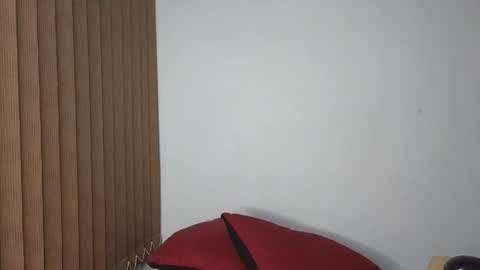 carolay759687 online show from 11-07-25, 12:32