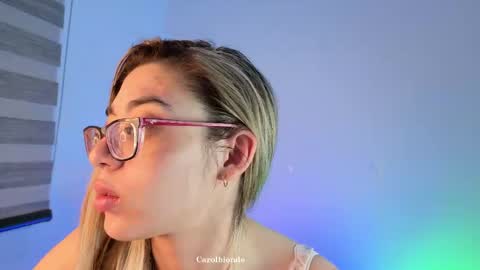Snapshot of carolblonde chatting on 05-31-26, 02:53 Char online show from 05-31-26, 02:53