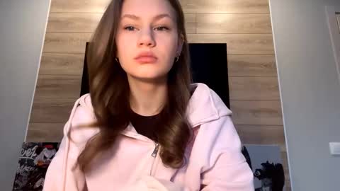 Lisa online show from 02-06-26, 06:07