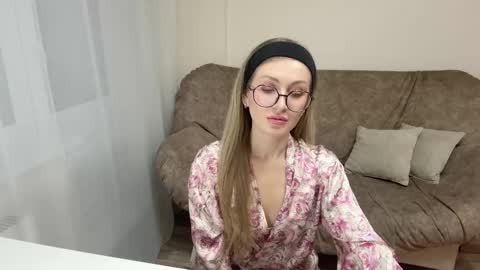 Carolin online show from 11-20-25, 05:23