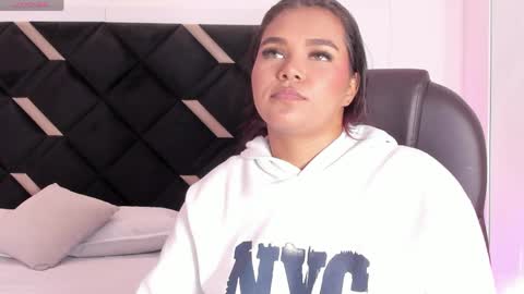 carolina_evannss online show from 04-02-26, 03:59