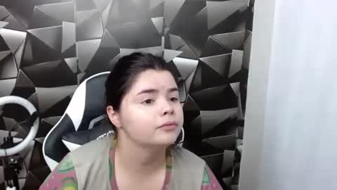 Snapshot of carolina_lee12 chatting on 04-28-26, 04:06 carolina online show from 04-28-26, 04:06