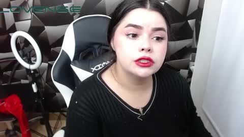 Snapshot of carolina_lee12 chatting on 05-25-26, 02:06 carolina online show from 05-25-26, 02:06
