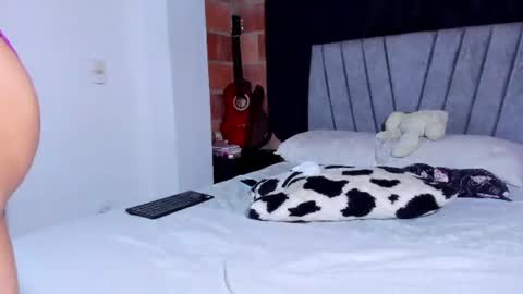 Snapshot of carolina_ml chatting on 07-17-26, 06:35 CarolinaM online show from 07-17-26, 06:35