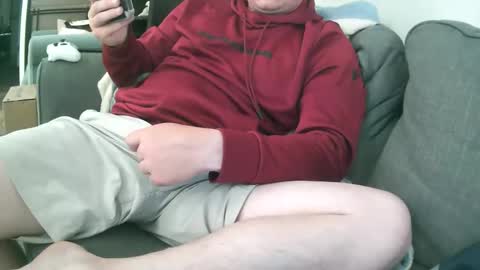 Snapshot of carolinaboy01 chatting on 04-16-26, 04:19 carolinaboy01 online show from 04-16-26, 04:19