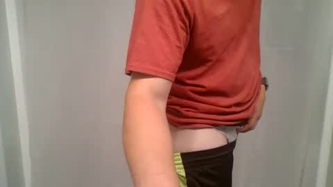 Snapshot of carolinaboy01 chatting on 05-18-26, 06:03 carolinaboy01 online show from 05-18-26, 06:03