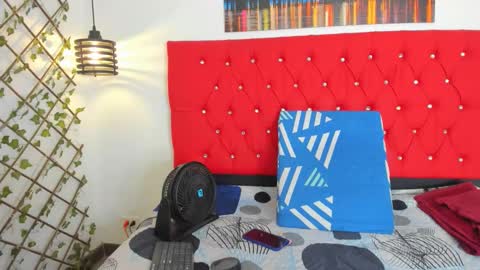 Carolina online show from 09-25-25, 02:43