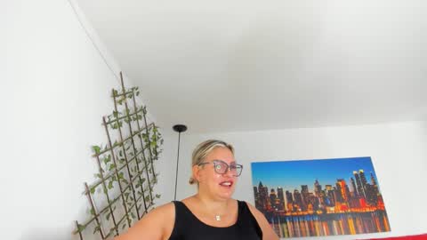 Carolina online show from 10-19-25, 03:01