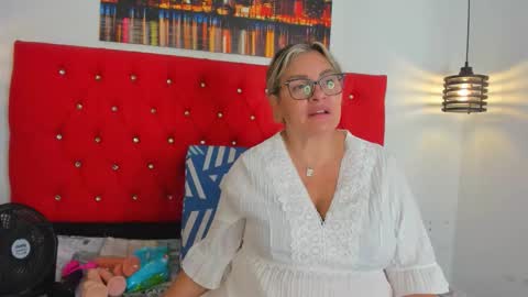 Carolina online show from 11-05-25, 04:51