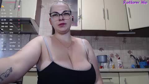 Snapshot of carolinadiamond chatting on 09-11-25, 02:28 carolinadiamond online show from 09-11-25, 02:28