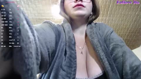 Snapshot of carolinadiamond chatting on 10-15-25, 10:26 carolinadiamond online show from 10-15-25, 10:26