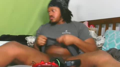 carolinayungin96 online show from 11-17-25, 12:16