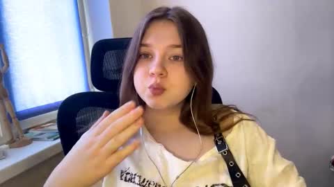 carolindueno online show from 03-05-26, 09:27