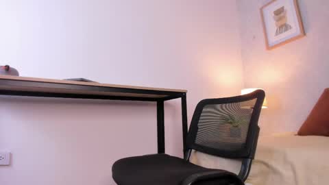  Caroline  online show from 05-14-26, 11:39