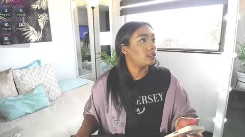 C A R O L I N E online show from 02-11-25, 12:48