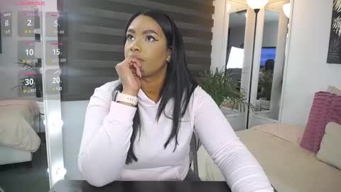 C A R O L I N E online show from 03-04-25, 12:33