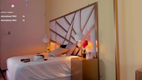 Caroline online show from 10-08-25, 12:25