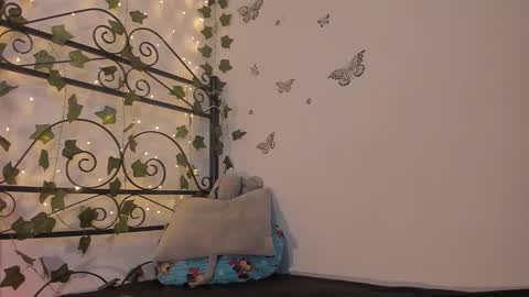 caroline_millerr online show from 11-19-25, 07:08