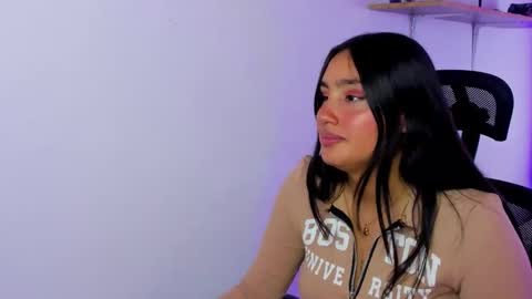 caroline_rodriguez_9 online show from 12-22-25, 07:11