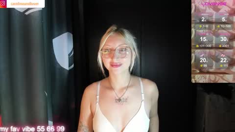 Snapshot of carolineandlover chatting on 10-27-25, 11:25 Caroline and Lover online show from 10-27-25, 11:25