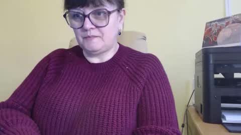 CarolineDream  online show from 11-10-25, 06:34