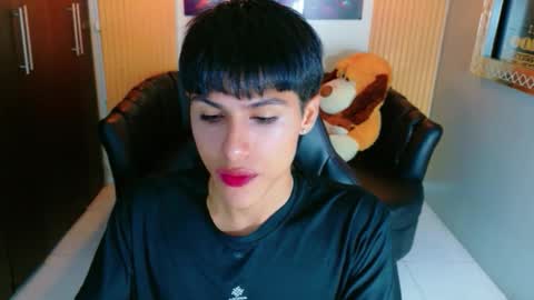 Snapshot of carolinejesh chatting on 01-10-26, 12:40 carolinejesh online show from 01-10-26, 12:40