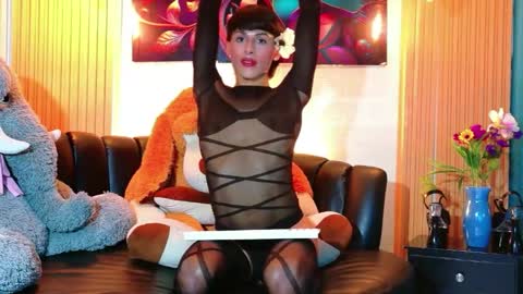 Snapshot of carolinejesh chatting on 05-05-26, 01:08 carolinejesh online show from 05-05-26, 01:08