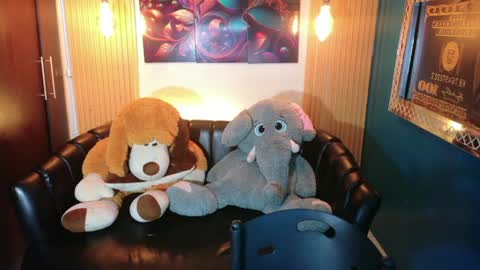 Snapshot of carolinejesh chatting on 05-24-26, 04:17 carolinejesh online show from 05-24-26, 04:17