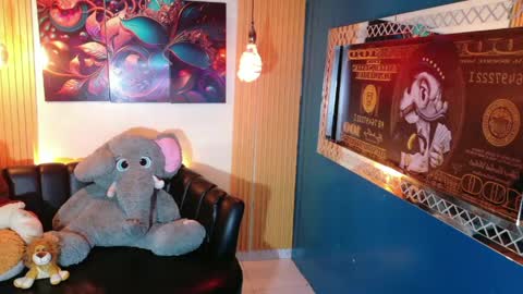 Snapshot of carolinejesh chatting on 05-30-26, 03:42 carolinejesh online show from 05-30-26, 03:42