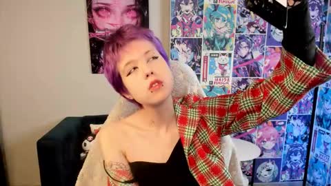 CarolineRichter online show from 10-20-25, 03:07