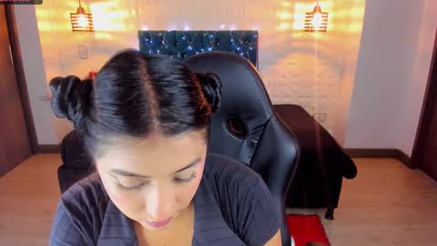 Snapshot of carolinescoth_dl chatting on 02-01-25, 06:08 Caroline Scoth online show from 02-01-25, 06:08