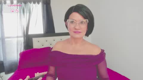 CarolinneFiotti online show from 02-21-26, 04:30