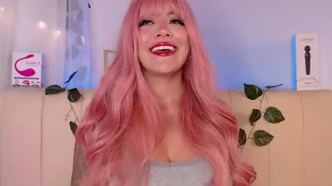 Snapshot of caromartiinnez chatting on 12-11-24, 01:05 online show from 12-11-24, 01:05