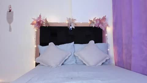 Snapshot of carorosse chatting on 01-01-25, 12:00 Caro  online show from 01-01-25, 12:00
