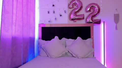 Snapshot of carorosse chatting on 01-23-25, 08:02 Caro  online show from 01-23-25, 08:02