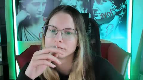 Snapshot of carrie_roses chatting on 09-15-25, 04:12 carrie_roses online show from 09-15-25, 04:12