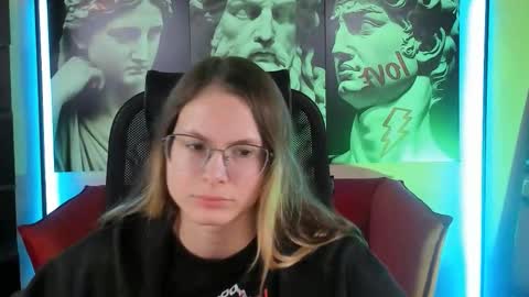 Snapshot of carrie_roses chatting on 09-16-25, 04:13 carrie_roses online show from 09-16-25, 04:13