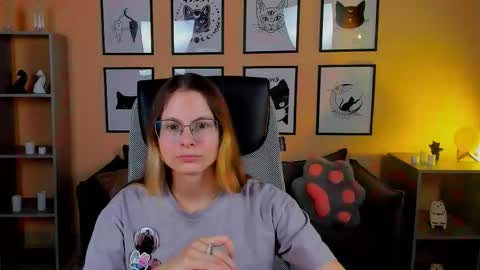 Snapshot of carrie_roses chatting on 10-03-25, 05:04 carrie_roses online show from 10-03-25, 05:04