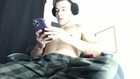 Snapshot of carrington_07 chatting on 03-04-26, 02:06 Matheus online show from 03-04-26, 02:06