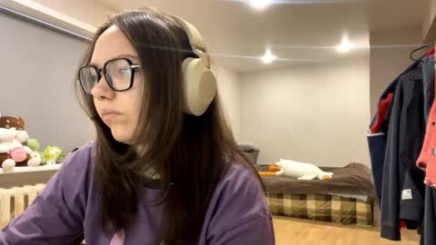 Emilia online show from 12-17-25, 03:12