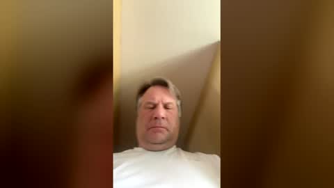 Snapshot of carsonlong chatting on 05-17-26, 07:43 carsonlong online show from 05-17-26, 07:43